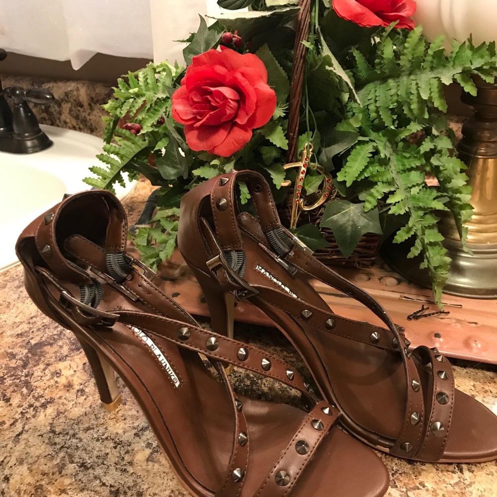 COPY - Manolo Blahnik Sandal Heels - Picture 5 of 11